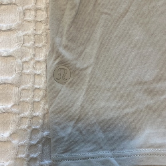 💕 Lululemon crop top light grey size 4 great condition - Picture 3 of 5